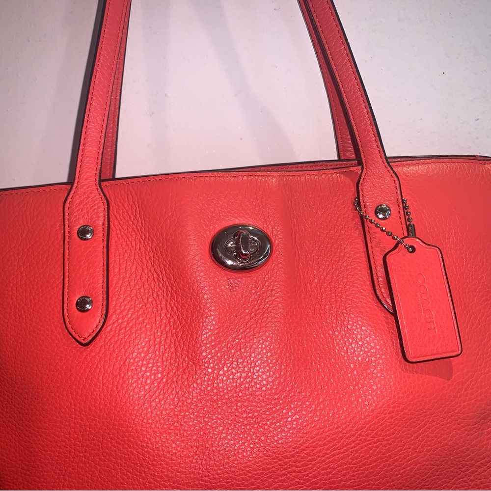 Coach Coral Pebbled Leather Turn Lock Town Tote D1792-F12184 - Picture 3 of 13